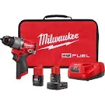 Milwaukee 3404-22 12 V Kraftstoff 1/2 Zoll Schlagbohrmaschine/Schraubendreher-Set mit 4,0 Ah, 2,0 Ah Lithium-Ionen-Akkus, Ladegerät und Werkzeugtasche