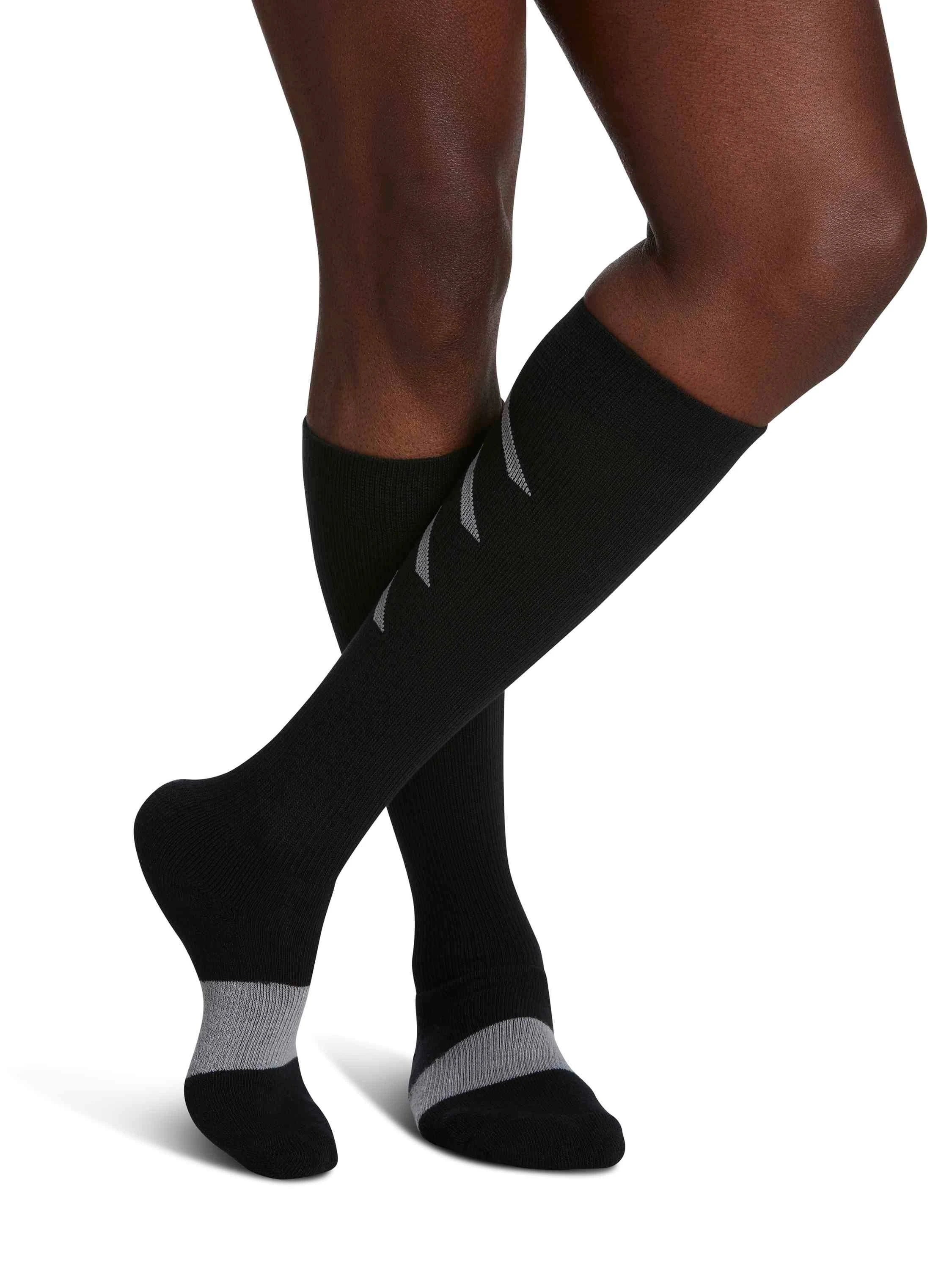 Sigvaris Athletic Recovery Knee High 15-20 mmHg Compression, Open Box