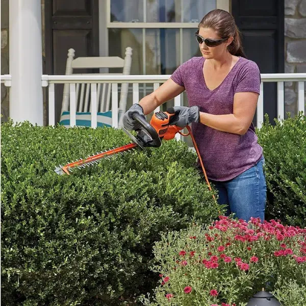 BEHTS300 20-in. Electric Hedge Trimmer