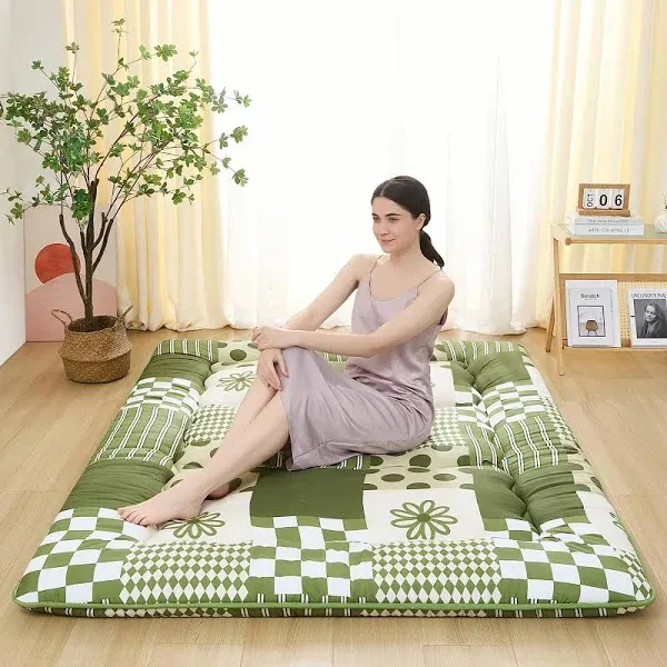 Japanese Floor Mattress, Japanese Futon Mattress Foldable Mattress, Roll Up Mattress Tatami Mat with Washable Cover, Easy to Store and Portable for Camping,(Yellow Star,Queen)