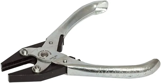 Maun MAU4860160 Flat Nose Pliers Serrated Jaw 160mm (6.1/4in)