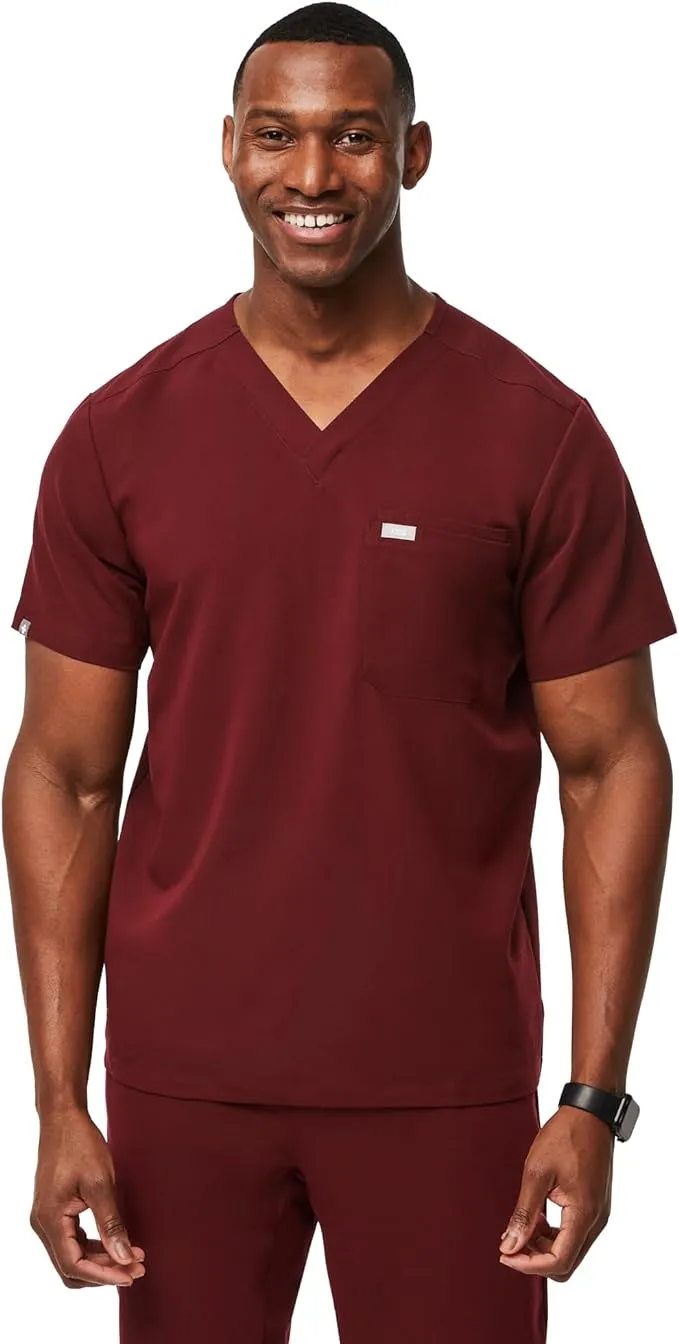 FIGS Men's Leon Three-Pocket Scrub Top